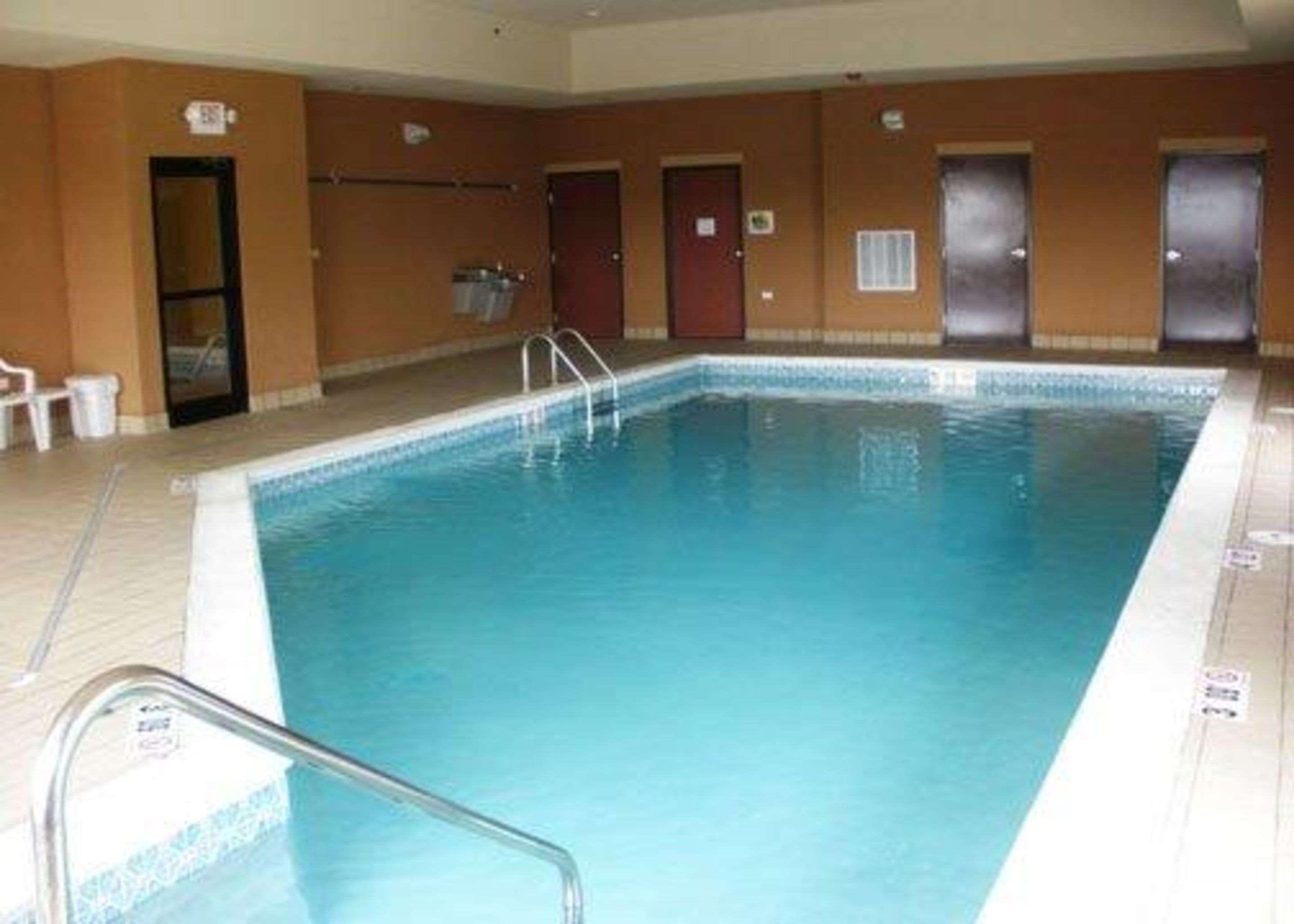 Comfort Inn & Suites Carbondale University Area Екстериор снимка