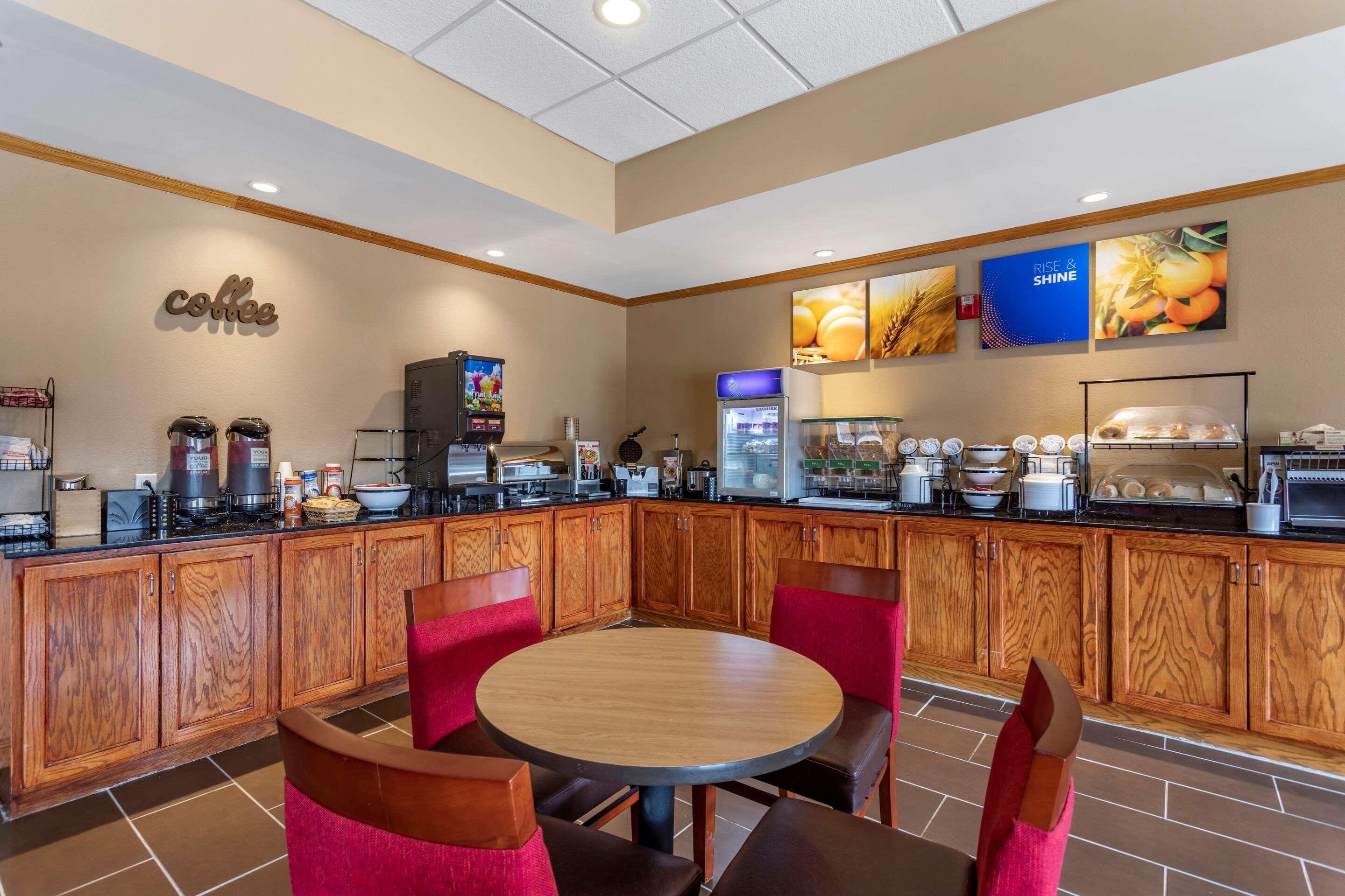 Comfort Inn & Suites Carbondale University Area Екстериор снимка