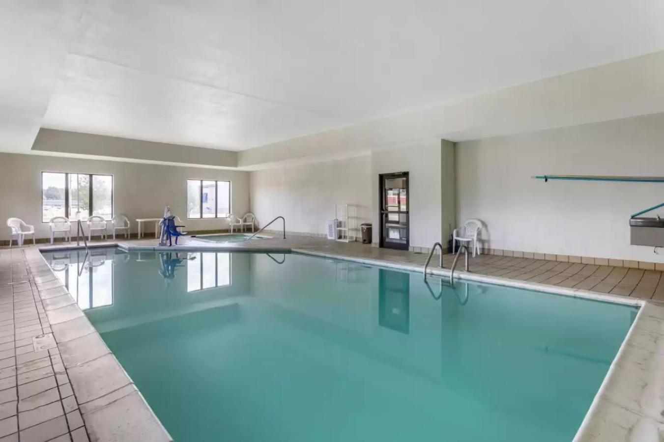 Comfort Inn & Suites Carbondale University Area Екстериор снимка